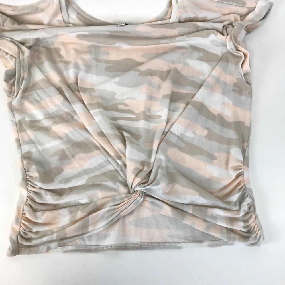 Lucky Brand Twist Front Camo Tee Women's Size Medium Cap Sleeves Crew Neck - Picture 4 of 8
